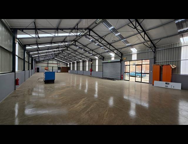 751M² WAREHOUSE TO LET IN EASTLEIGH